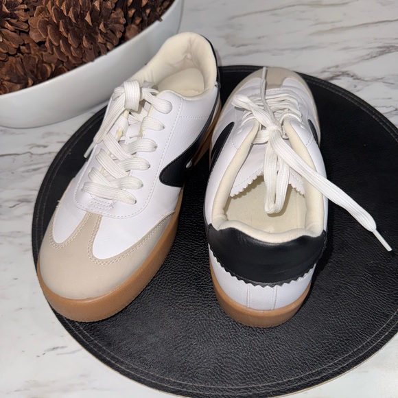 DV by Dolce Vita White and Tan Women's Sneakers size 7.5 - Picture 4 of 16